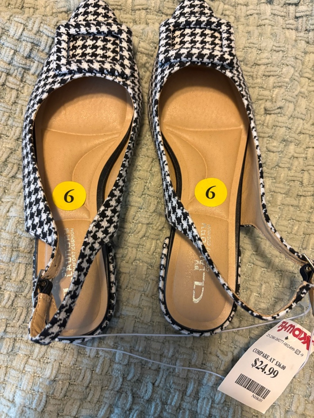 CL by Laundry Black & White Houndstooth Slingback Flats